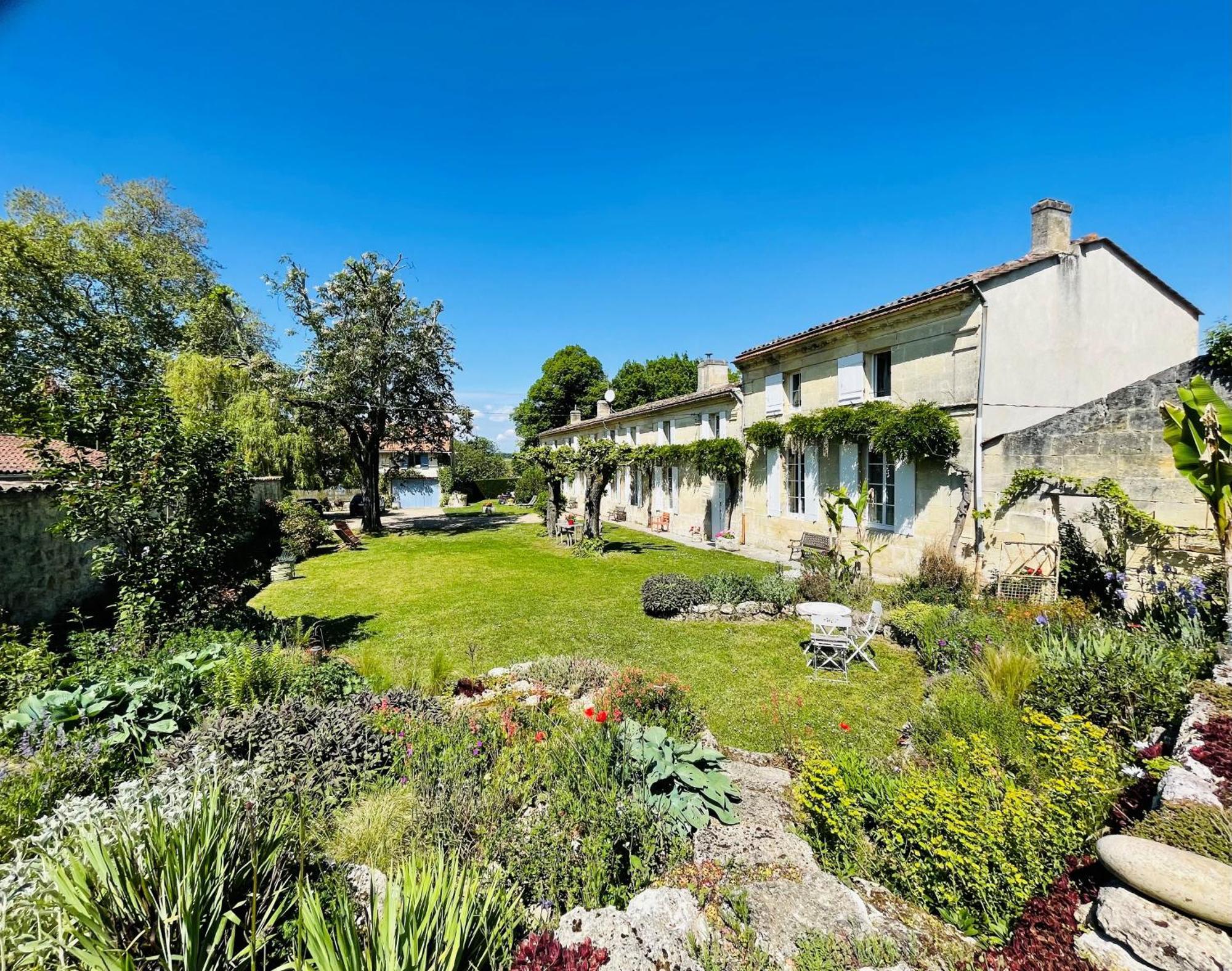 Teuillac La Vigne D'Or B&B 외부 사진
